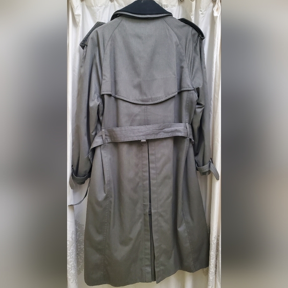 Trench with button-in winter liner - Picture 2 of 7